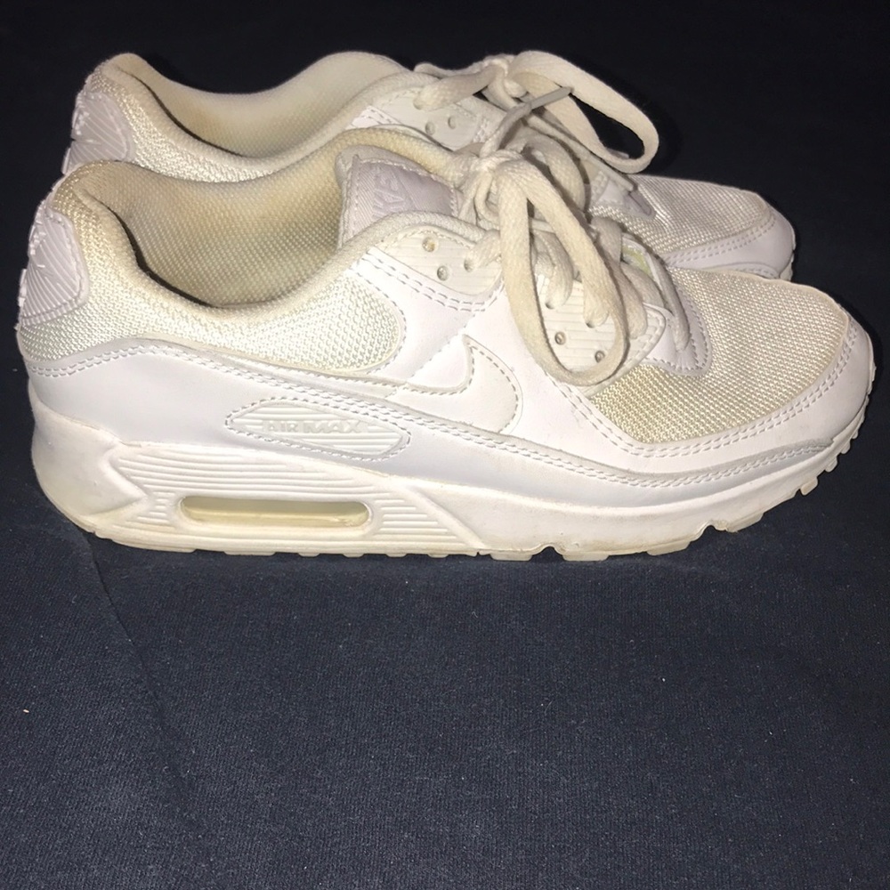 Nike air max tennis shoes